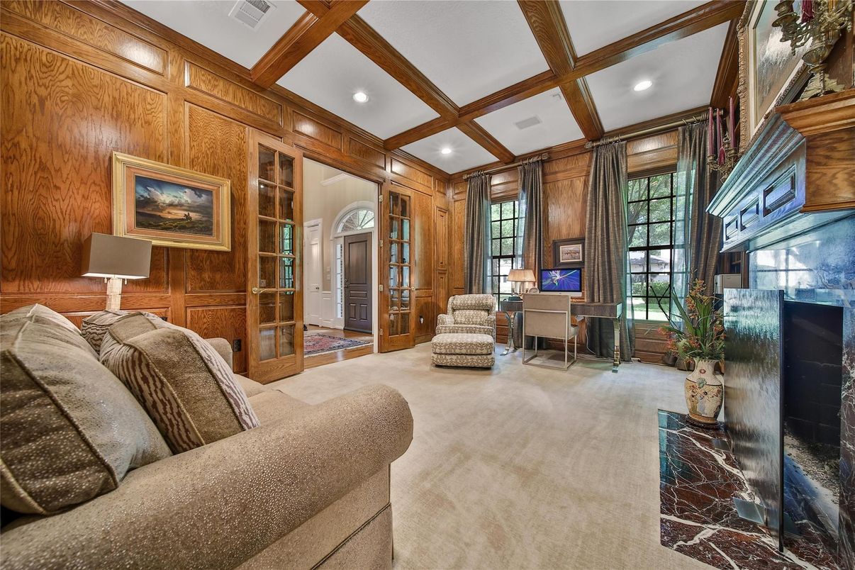 Home Office, Interior, Living room, Recessed Lighting, Wooden Beams, Wooden Walls