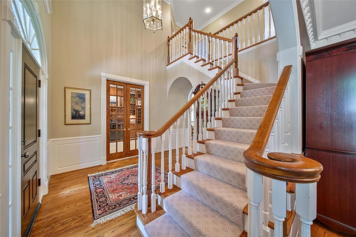 Interior, Recessed Lighting, Wood Texture Flooring