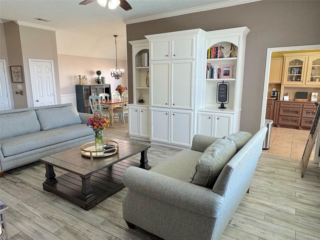 Chandelier, Dining room, Interior, Living room, Pendant Lights, Wood Texture Flooring