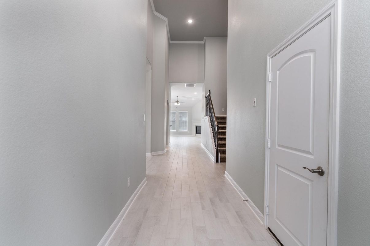 Interior, Recessed Lighting, Wood Texture Flooring