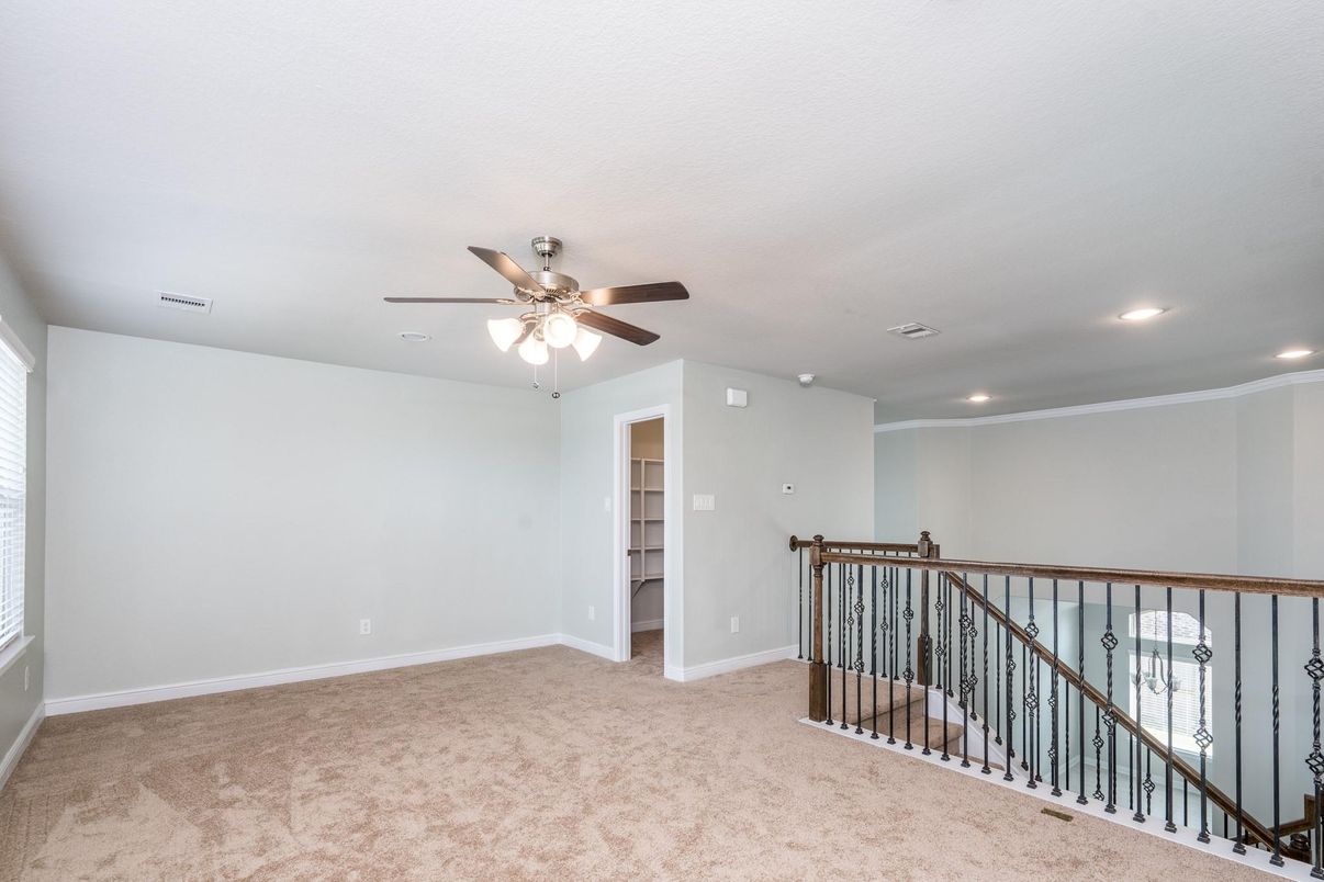 Empty room, Interior, Recessed Lighting