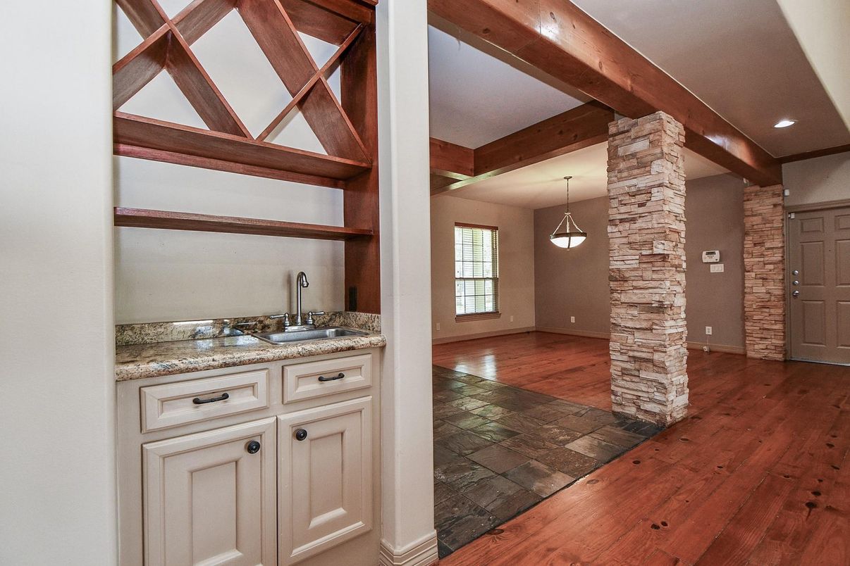 Empty room, Interior, Pendant Lights, Recessed Lighting, Wooden Beams, Wood Texture Flooring