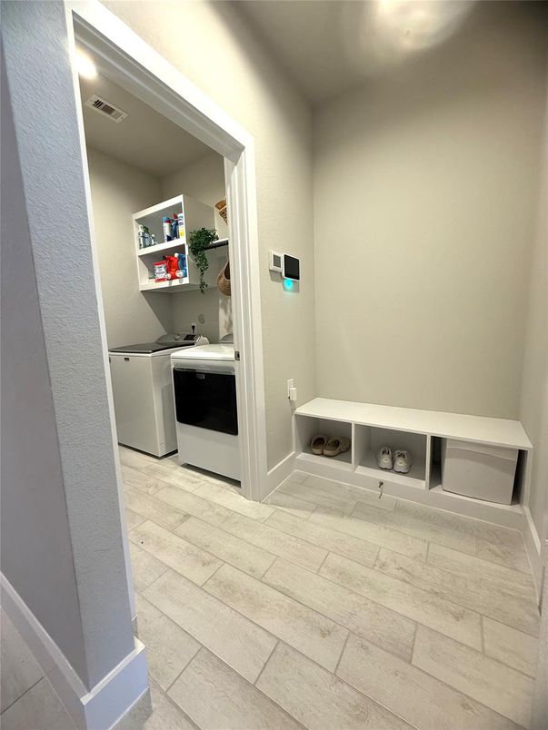 Interior, Washer, Wood Texture Flooring