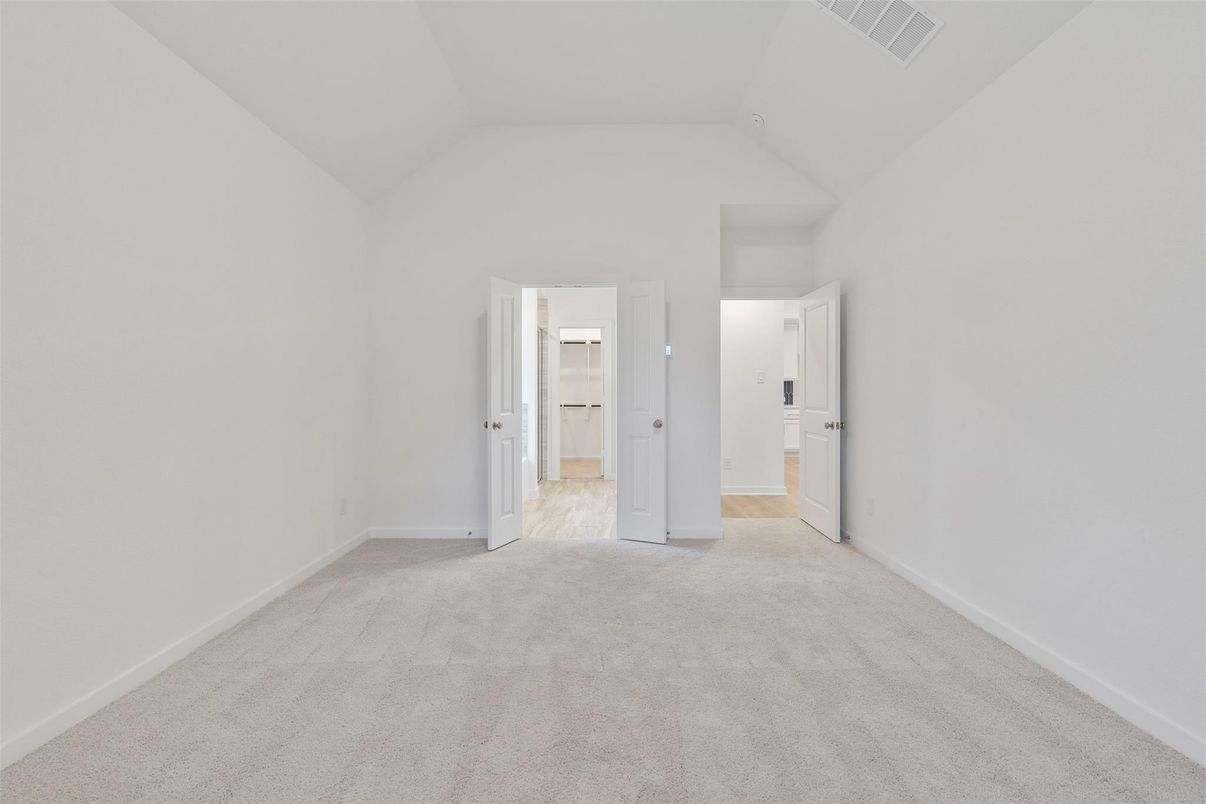 Empty room, Interior
