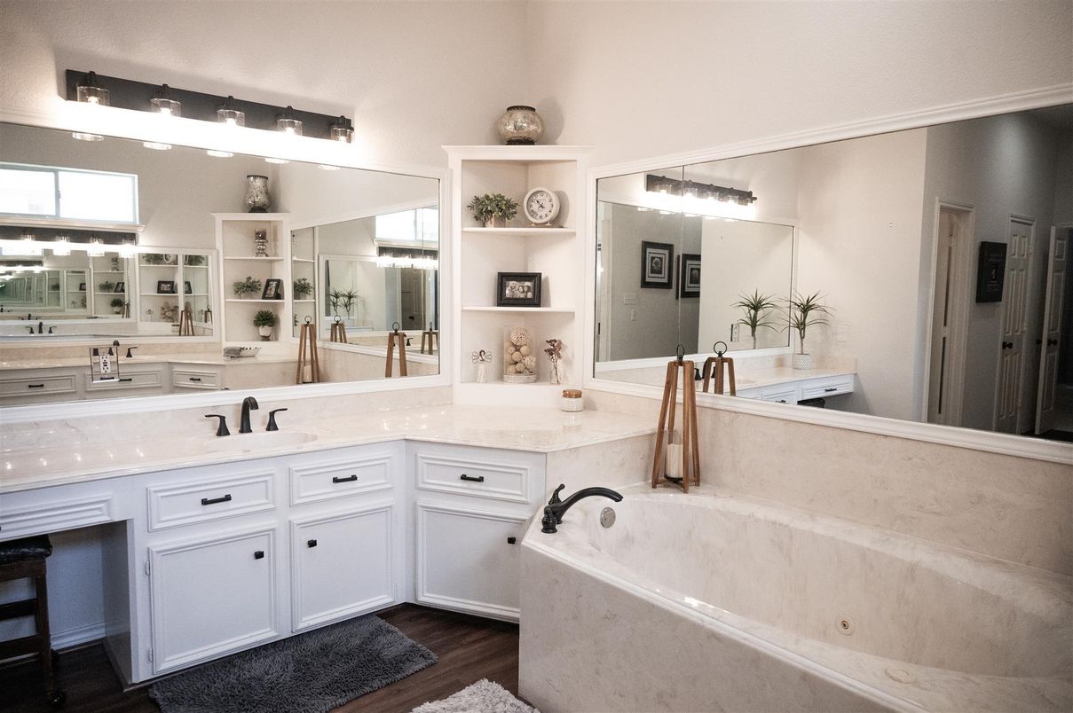 Bathroom, Dual Sink Vanities, Interior, Wood Texture Flooring