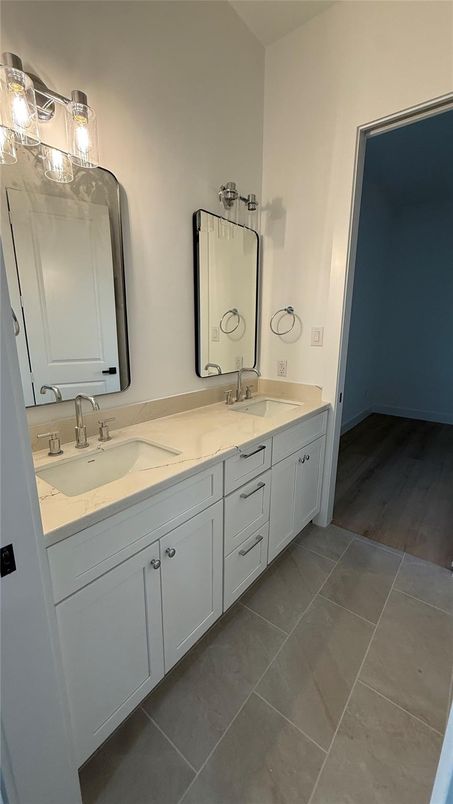 Bathroom, Dual Sink Vanities, Interior