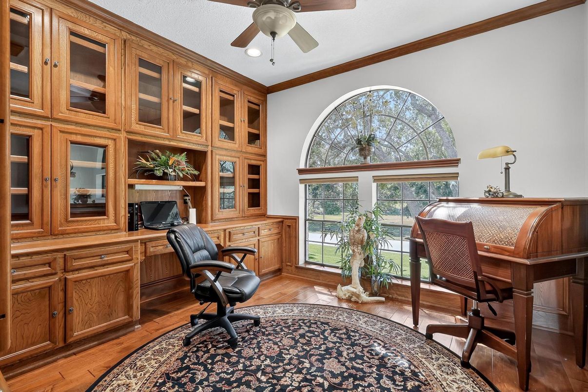 Home Office, Interior, Recessed Lighting, Wood Texture Flooring
