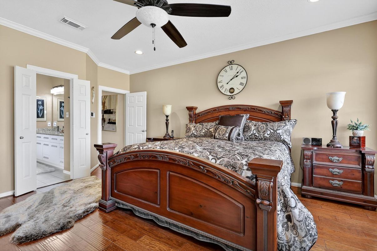 Bedroom, Interior, Recessed Lighting, Wood Texture Flooring