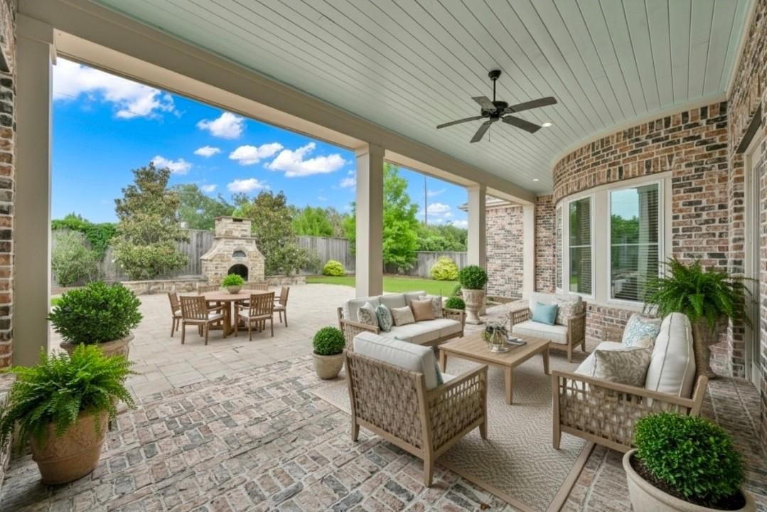 Exterior, Fireplace