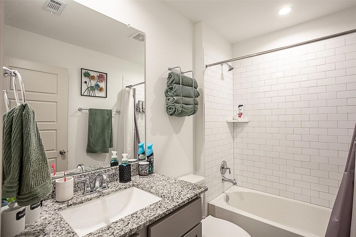 Bathroom, Interior, Recessed Lighting