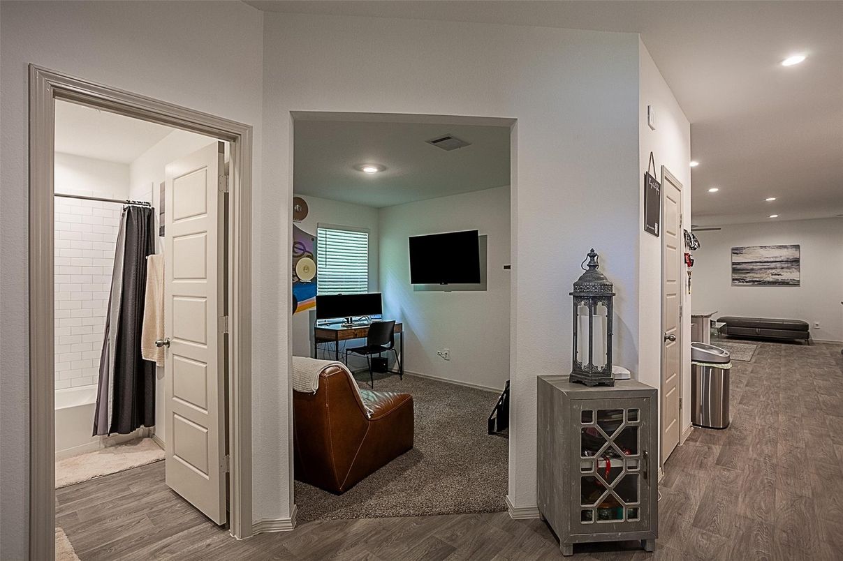 Interior, Recessed Lighting, Wood Texture Flooring