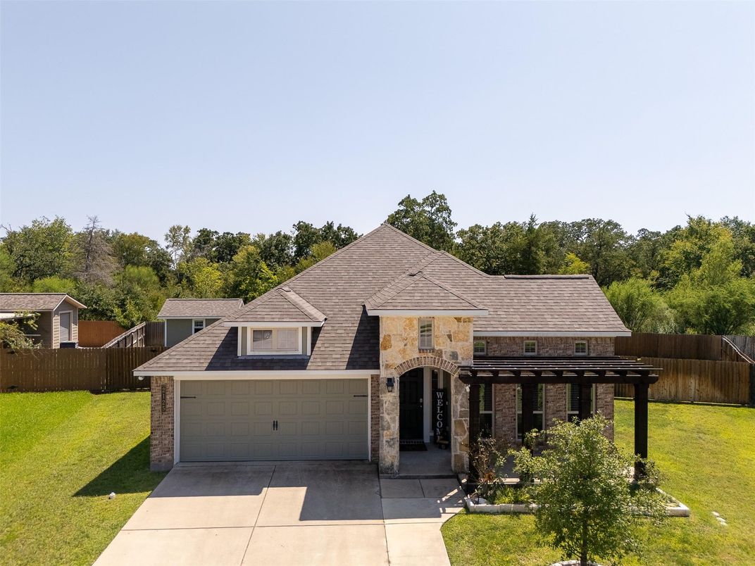 Attached, Backyard, Exterior, Facade, French Provincial