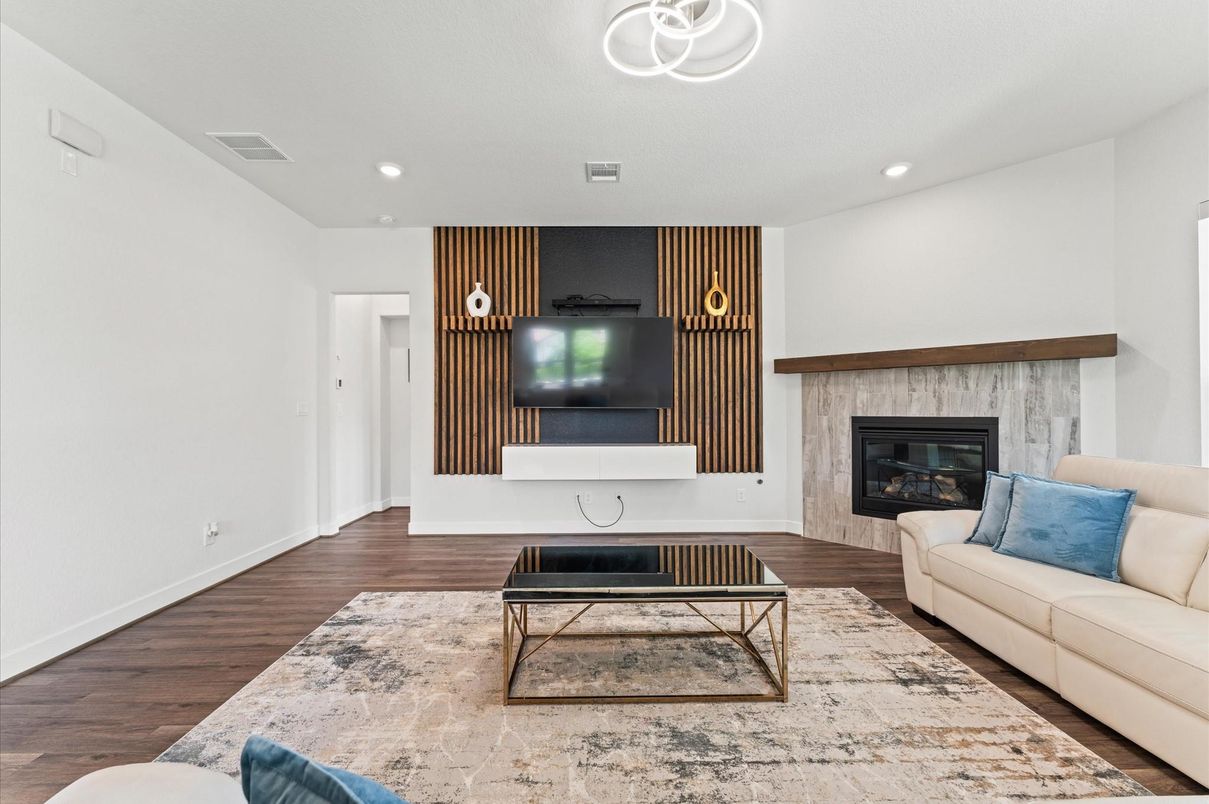 Fireplace, Interior, Living room, Pendant Lights, Recessed Lighting, Wood Texture Flooring