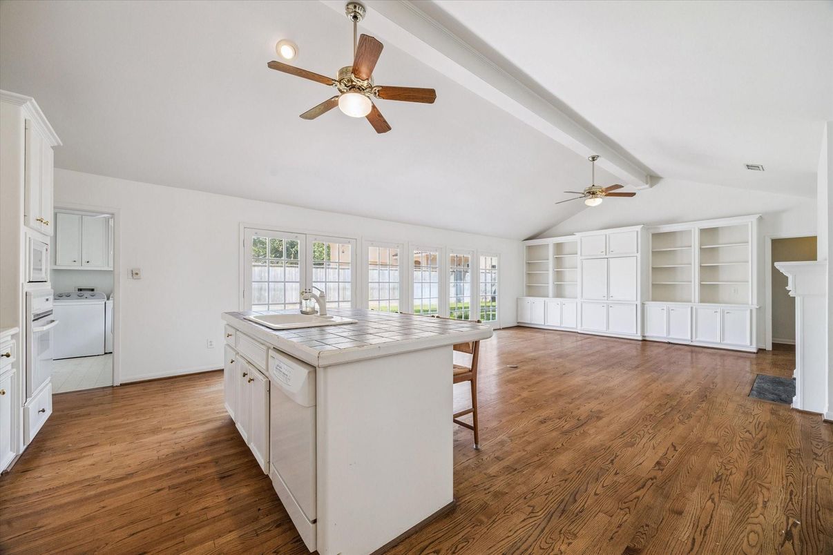 Empty room, Interior, Kitchen, Wood Texture Flooring