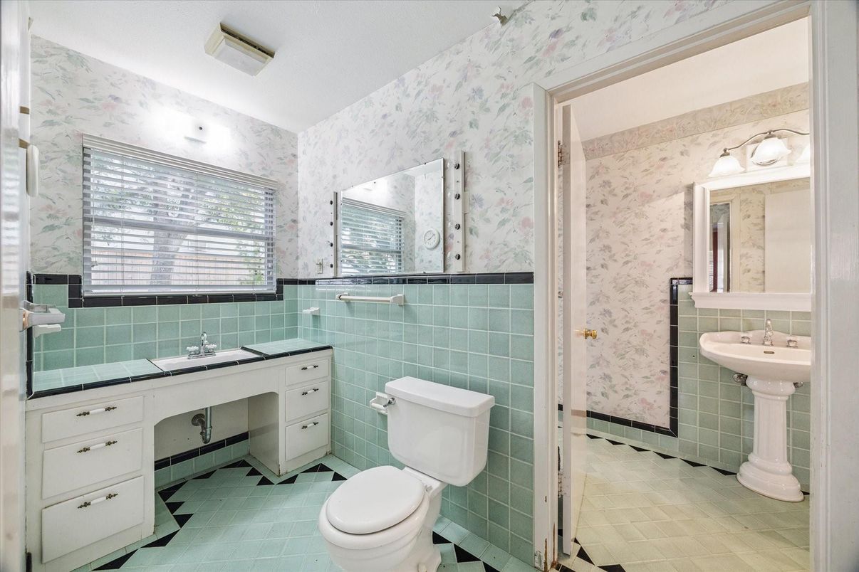 Bathroom, Interior