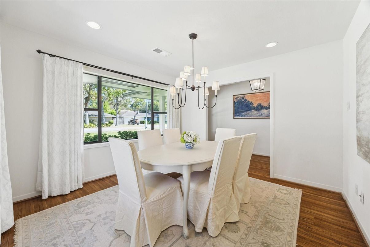 Chandelier, Dining room, Interior, Recessed Lighting, Wood Texture Flooring