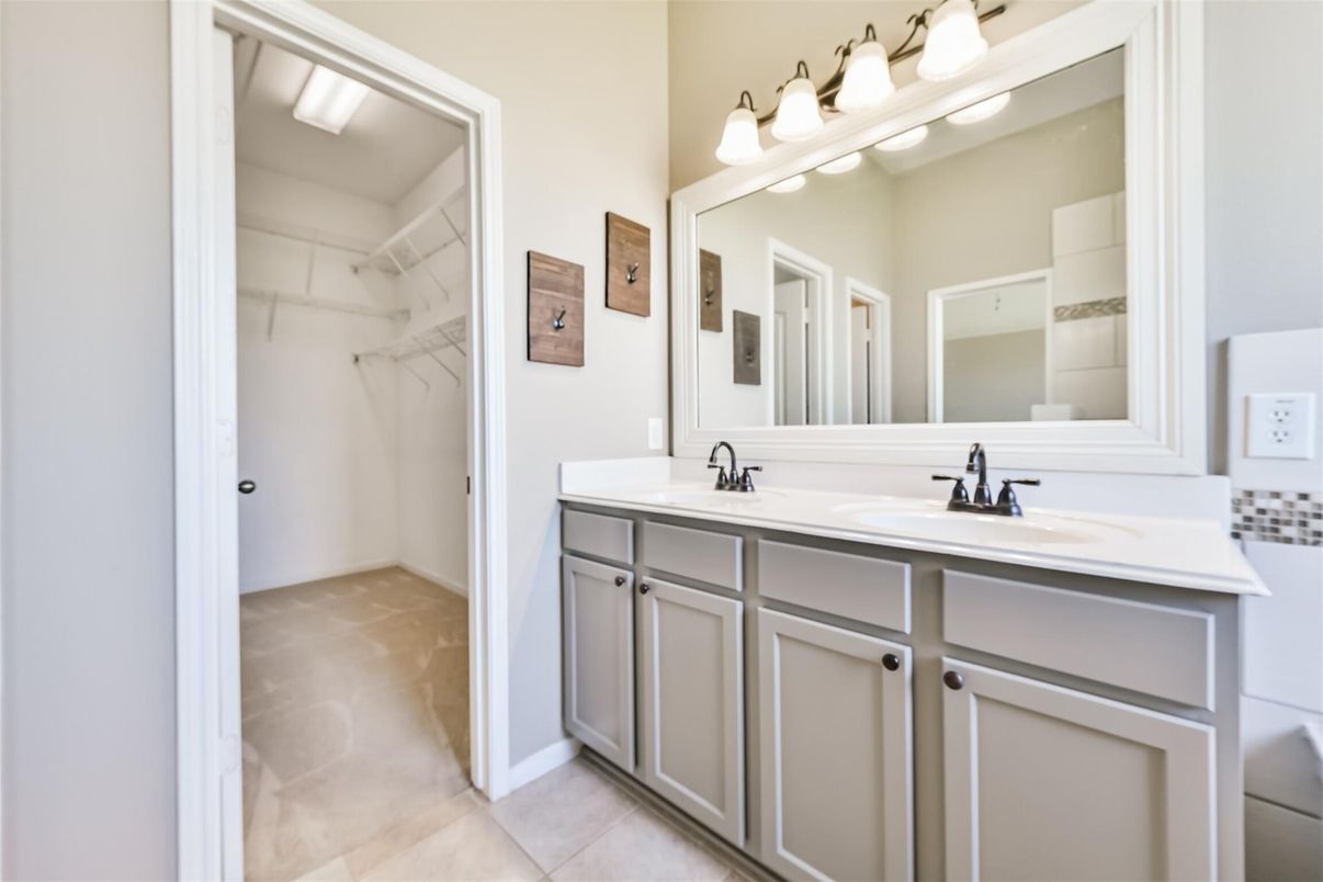 Bathroom, Dual Sink Vanities, Interior