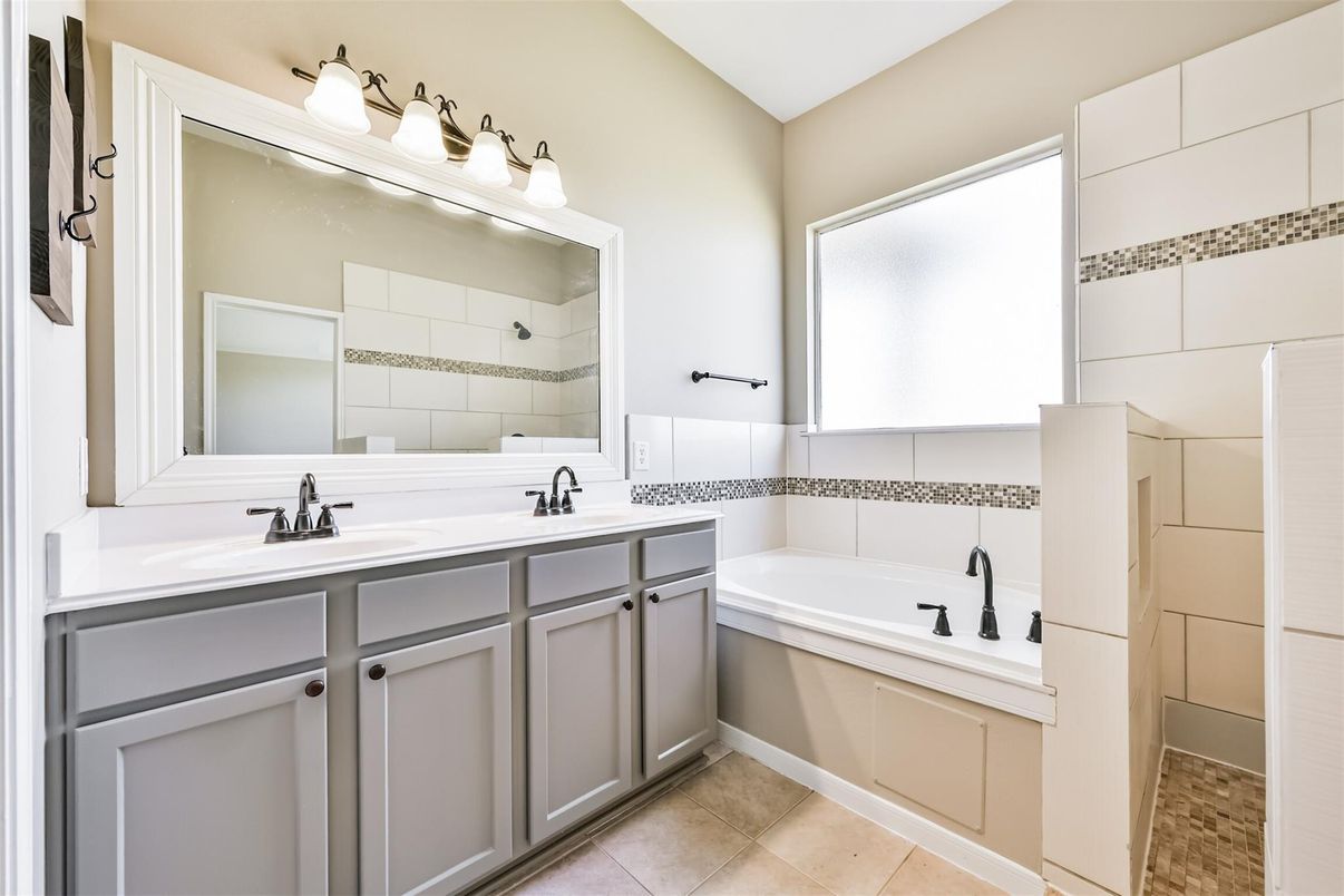 Bathroom, Dual Sink Vanities, Interior