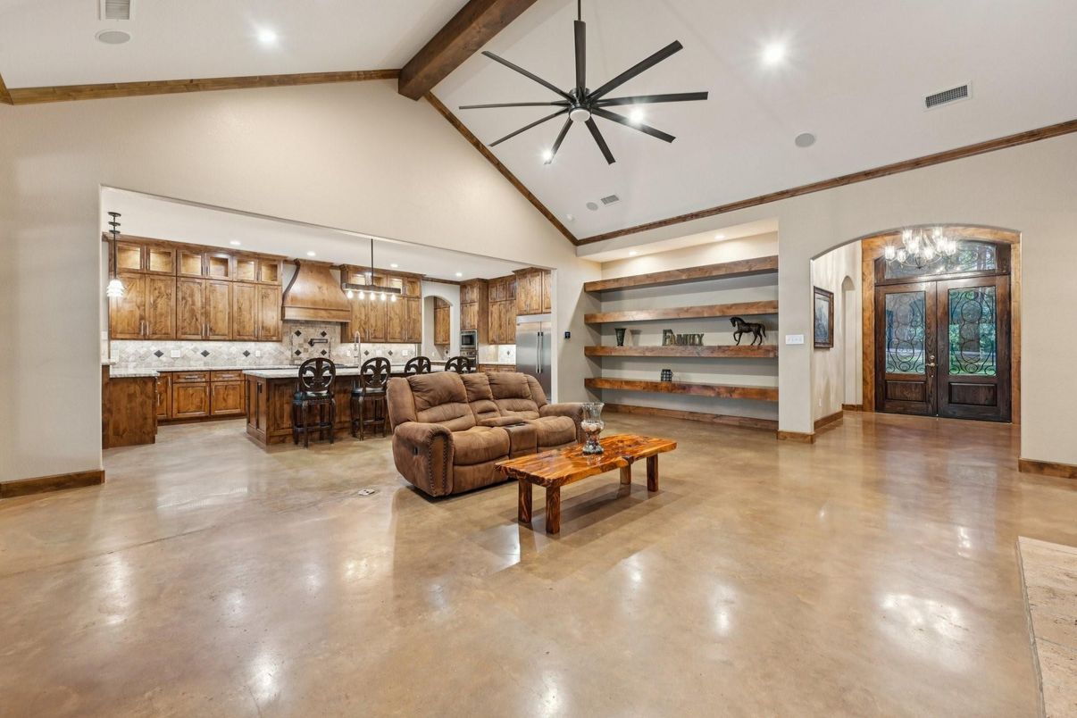 Interior, Kitchen, Living room, Pendant Lights, Recessed Lighting, Wooden Beams