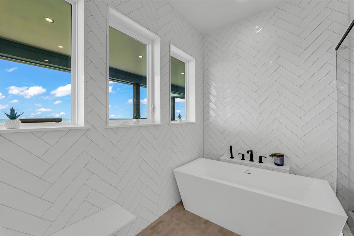 Bathroom, Free Standing Baths, Interior, Recessed Lighting