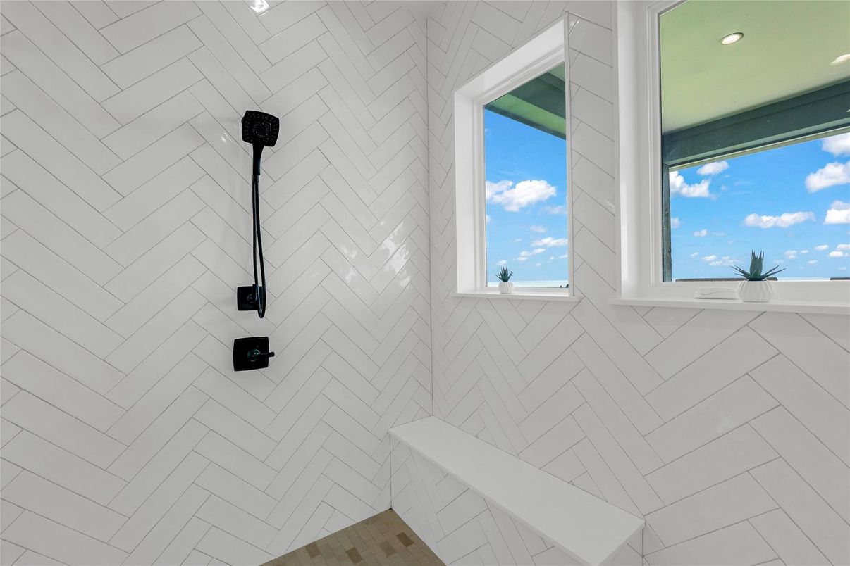 Bathroom, Interior, Recessed Lighting