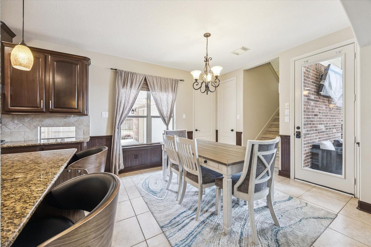 Chandelier, Dining room, Interior, Pendant Lights