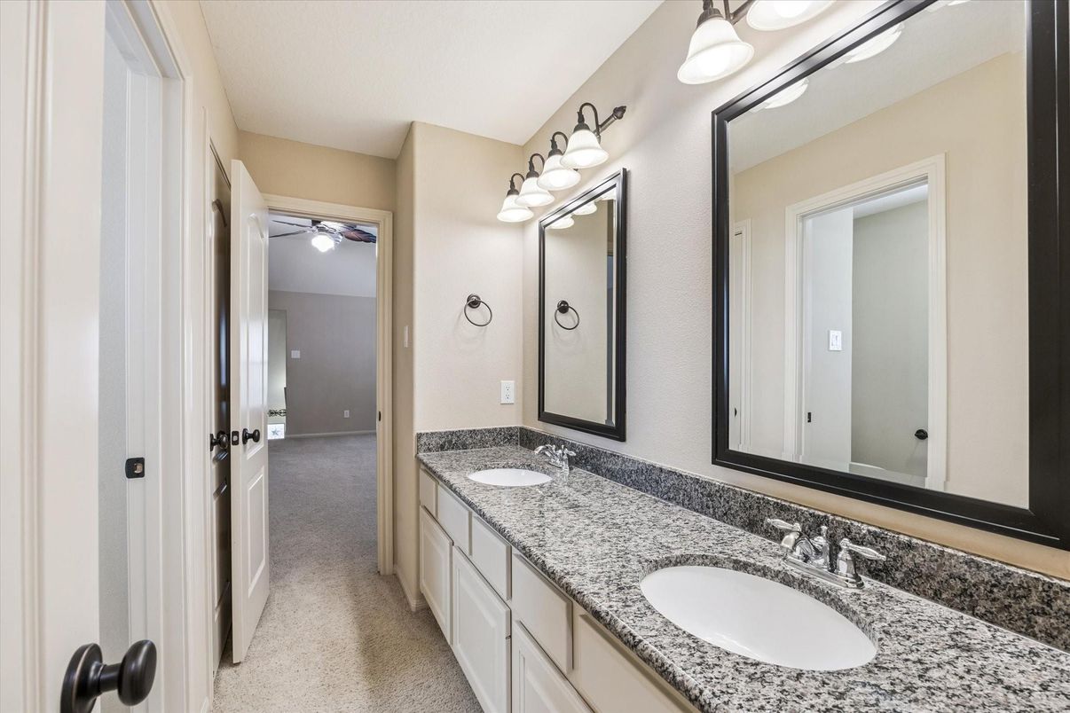 Bathroom, Dual Sink Vanities, Interior