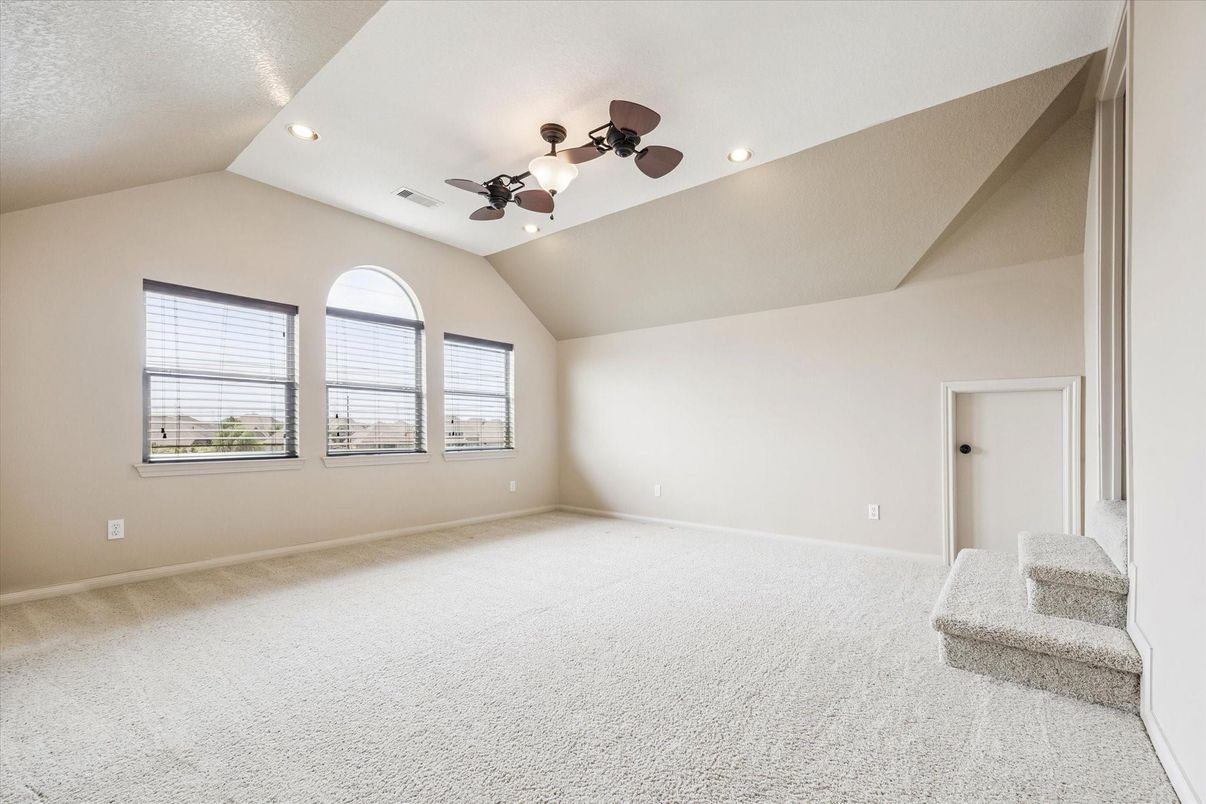 Empty room, Interior, Recessed Lighting