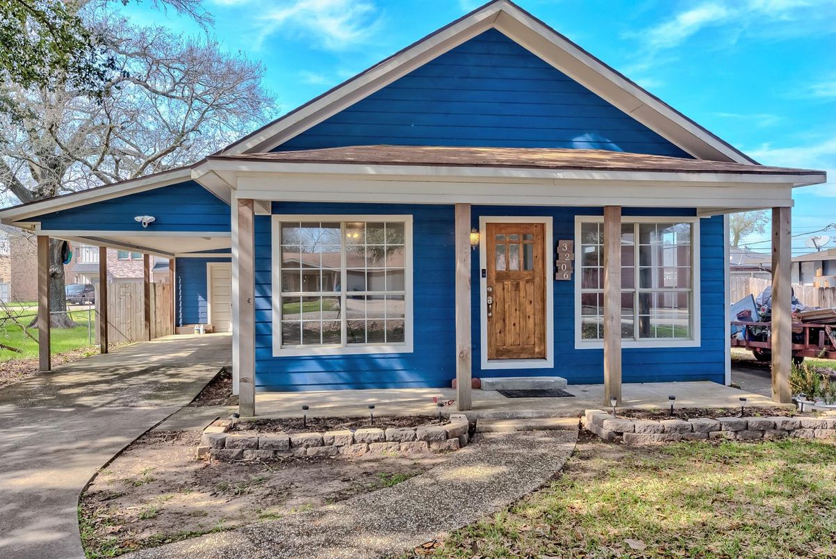Exterior, Facade, American Craftsman