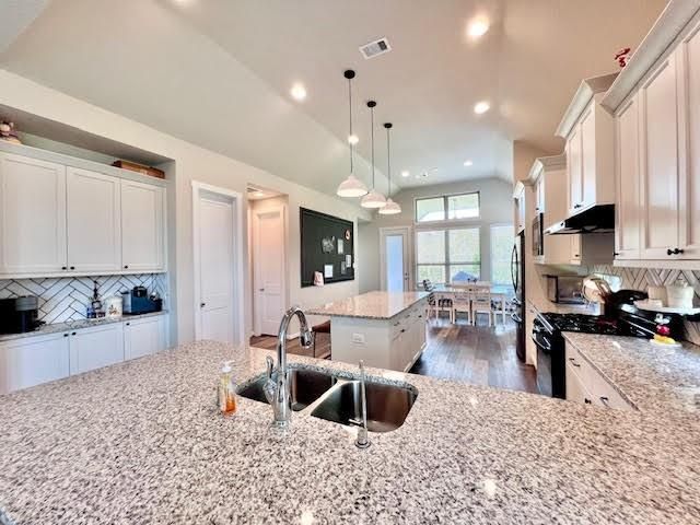 Dining room, Interior, Kitchen, Pendant Lights, Recessed Lighting, Wood Texture Flooring