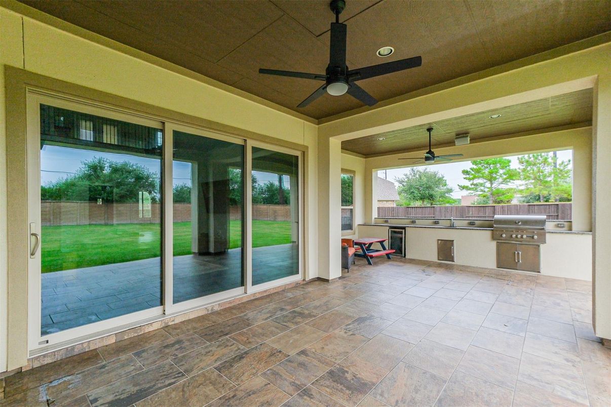 Exterior, Outdoor Kitchen