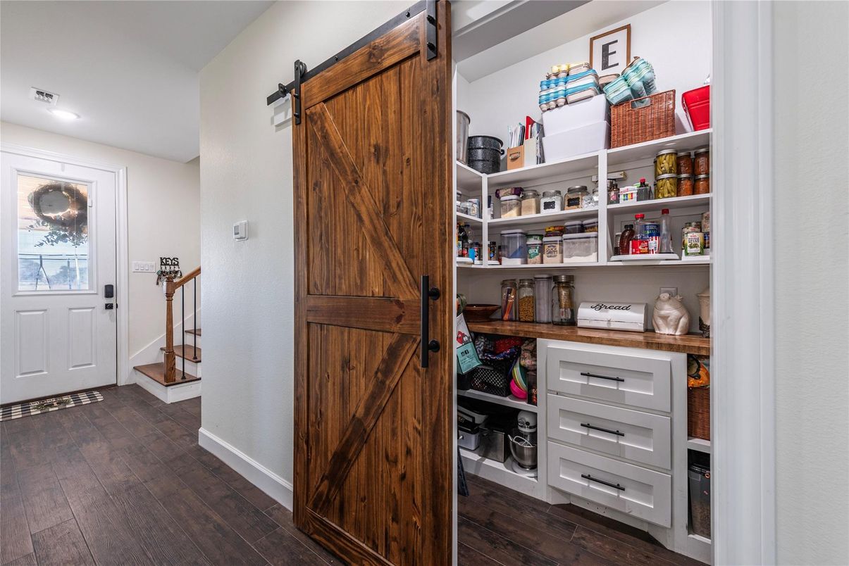 Interior, Recessed Lighting, Wood Texture Flooring