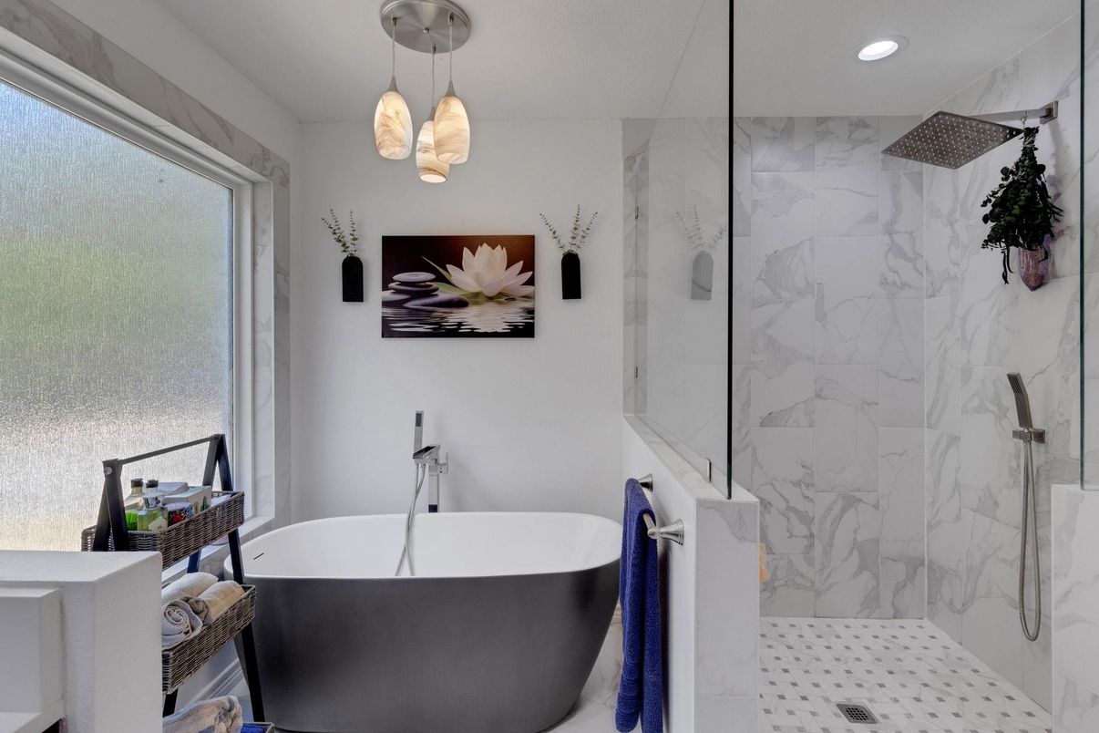 Bathroom, Free Standing Baths, Glass Shower, Interior, Marble Walls, Pendant Lights, Recessed Lighting