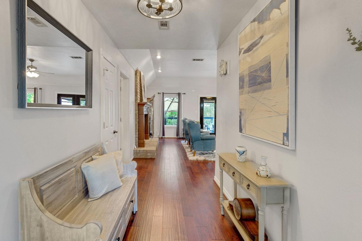 Interior, Recessed Lighting, Wood Texture Flooring