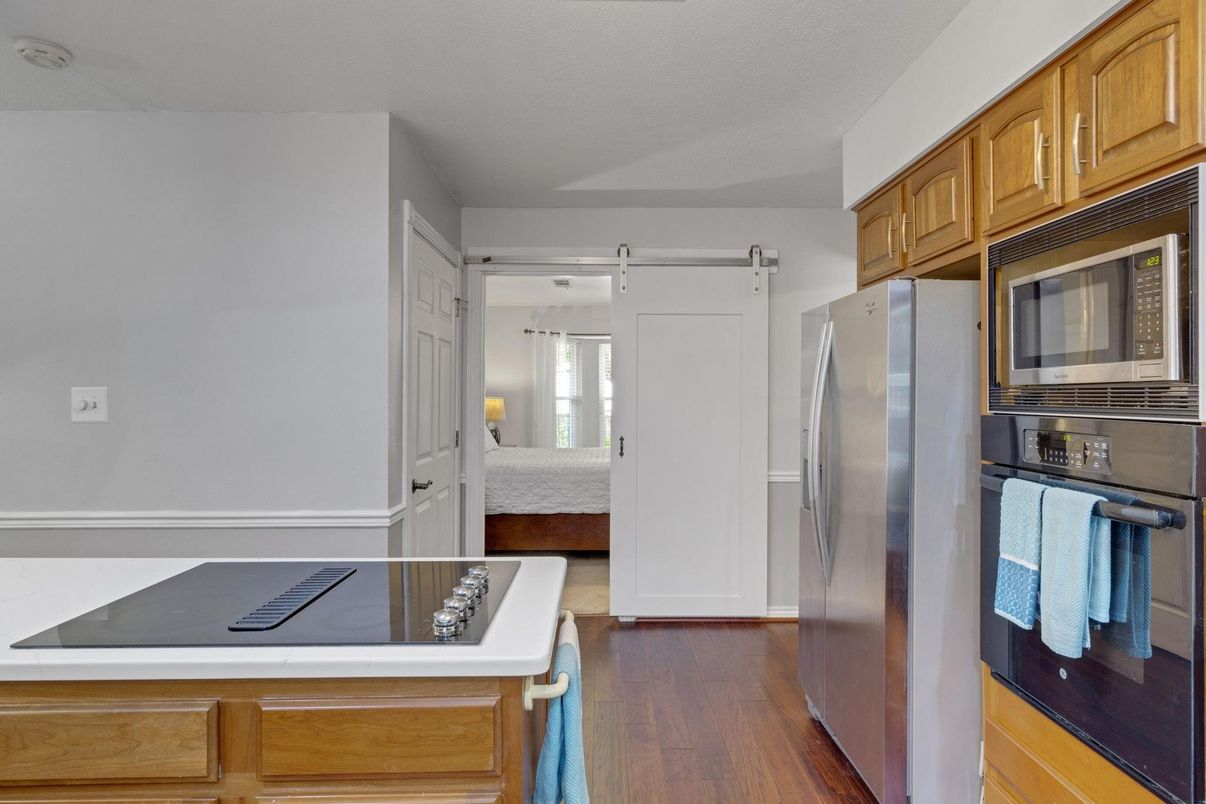 Interior, Kitchen, Stainless Steel Appliances, Wood Texture Flooring
