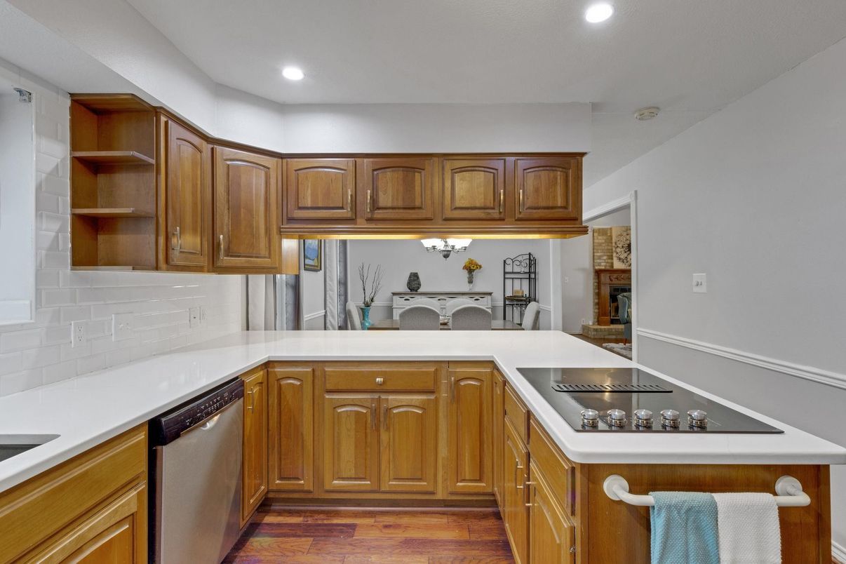 Interior, Kitchen, Recessed Lighting, Wood Texture Flooring