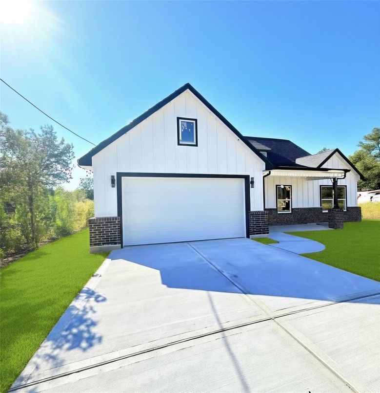 Detached Garage, Exterior