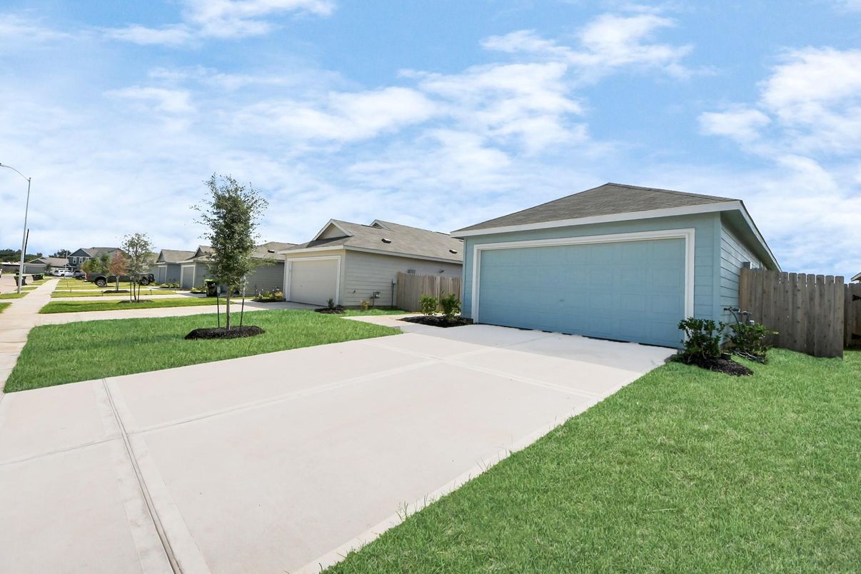 Backyard, Detached Garage, Exterior