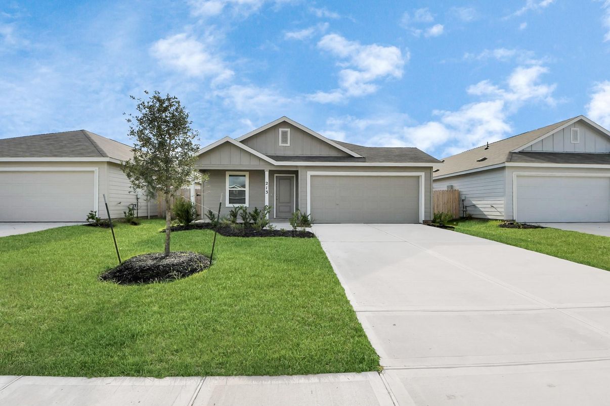 Attached, Detached Garage, Exterior, Facade, Ranch