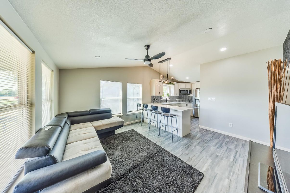 Interior, Kitchen, Living room, Pendant Lights, Recessed Lighting, Wood Texture Flooring