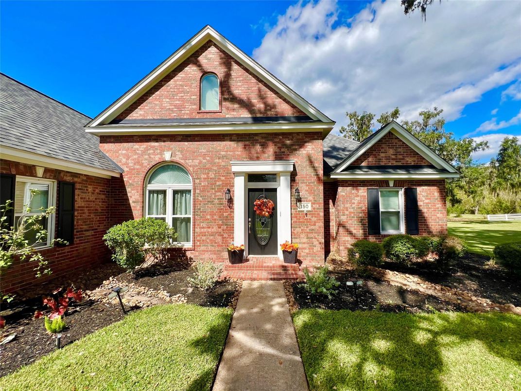 Exterior, Facade, Brick Facade, Brick Traditional