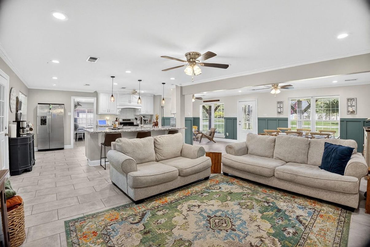 Dining room, Interior, Kitchen, Living room, Pendant Lights, Recessed Lighting, Stainless Steel Appliances