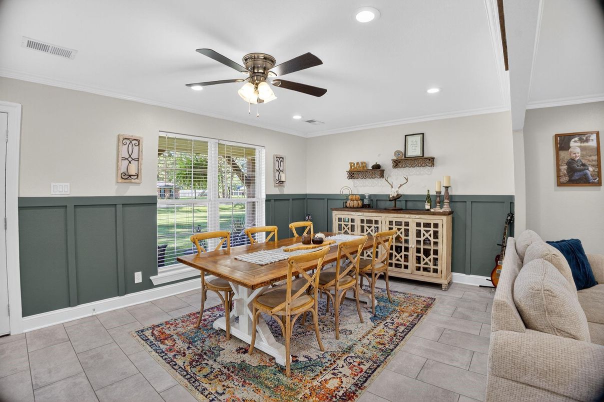 Dining room, Interior, Recessed Lighting