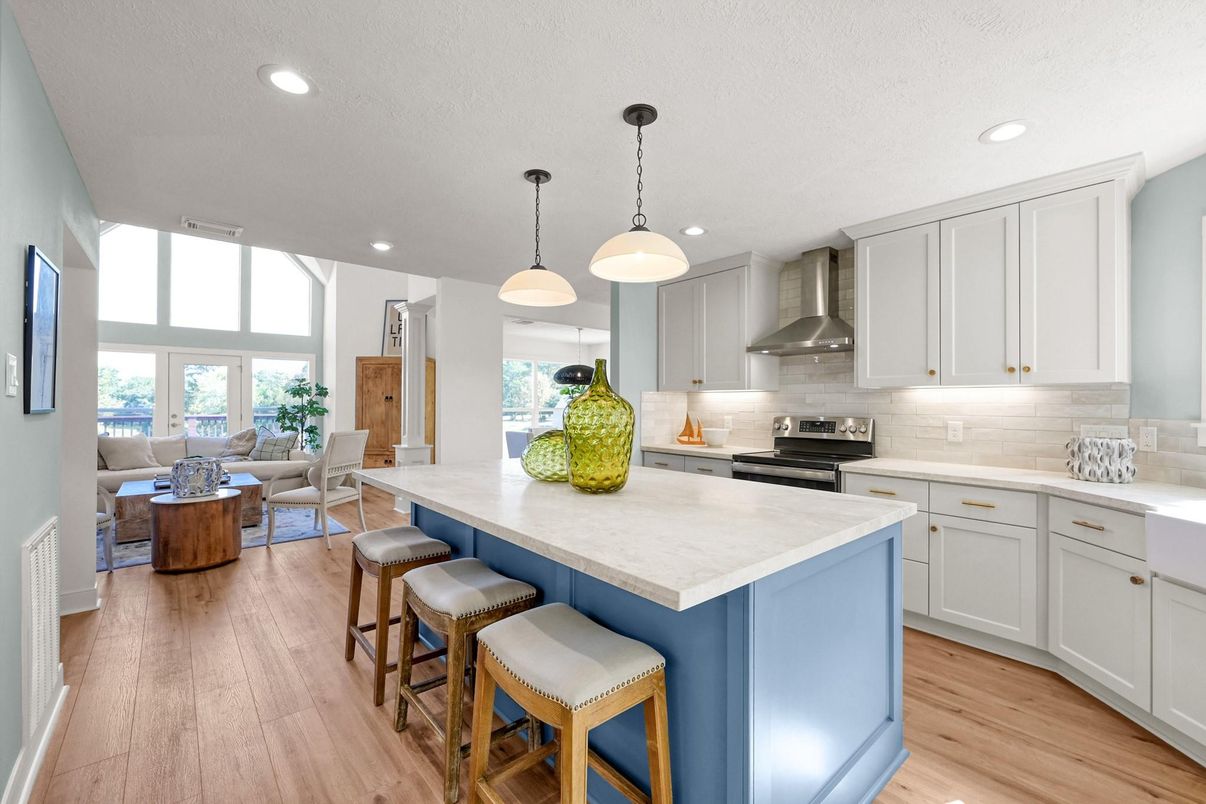 Interior, Kitchen, Living room, Pendant Lights, Recessed Lighting, Stainless Steel Appliances, Wood Texture Flooring