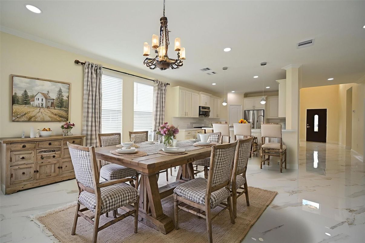Chandelier, Dining room, Interior, Kitchen, Marble, Pendant Lights, Recessed Lighting, Stainless Steel Appliances