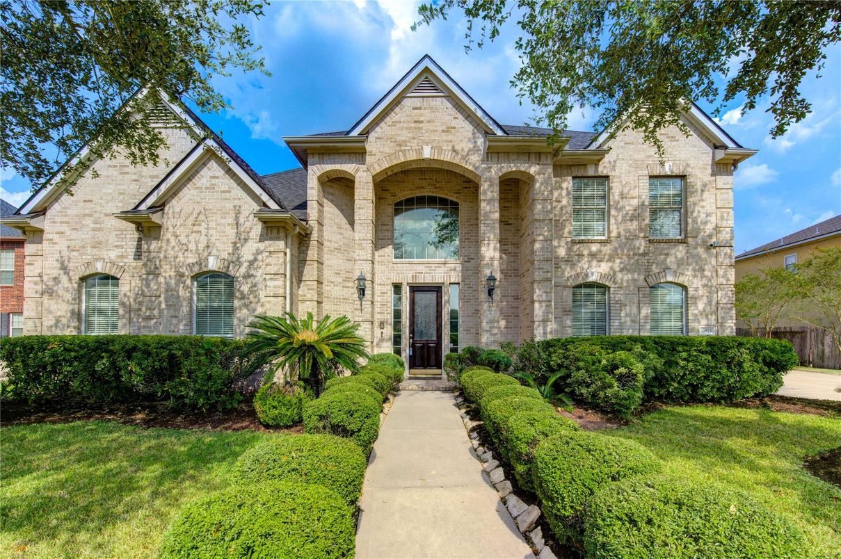 Exterior, Facade, Brick Facade, Brick Traditional