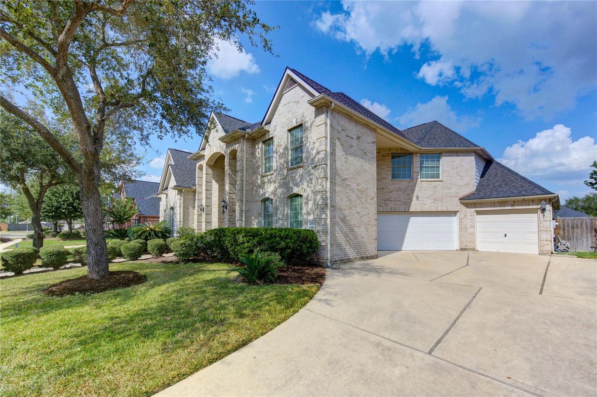 Attached, Exterior, Facade, Brick Facade, French Provincial