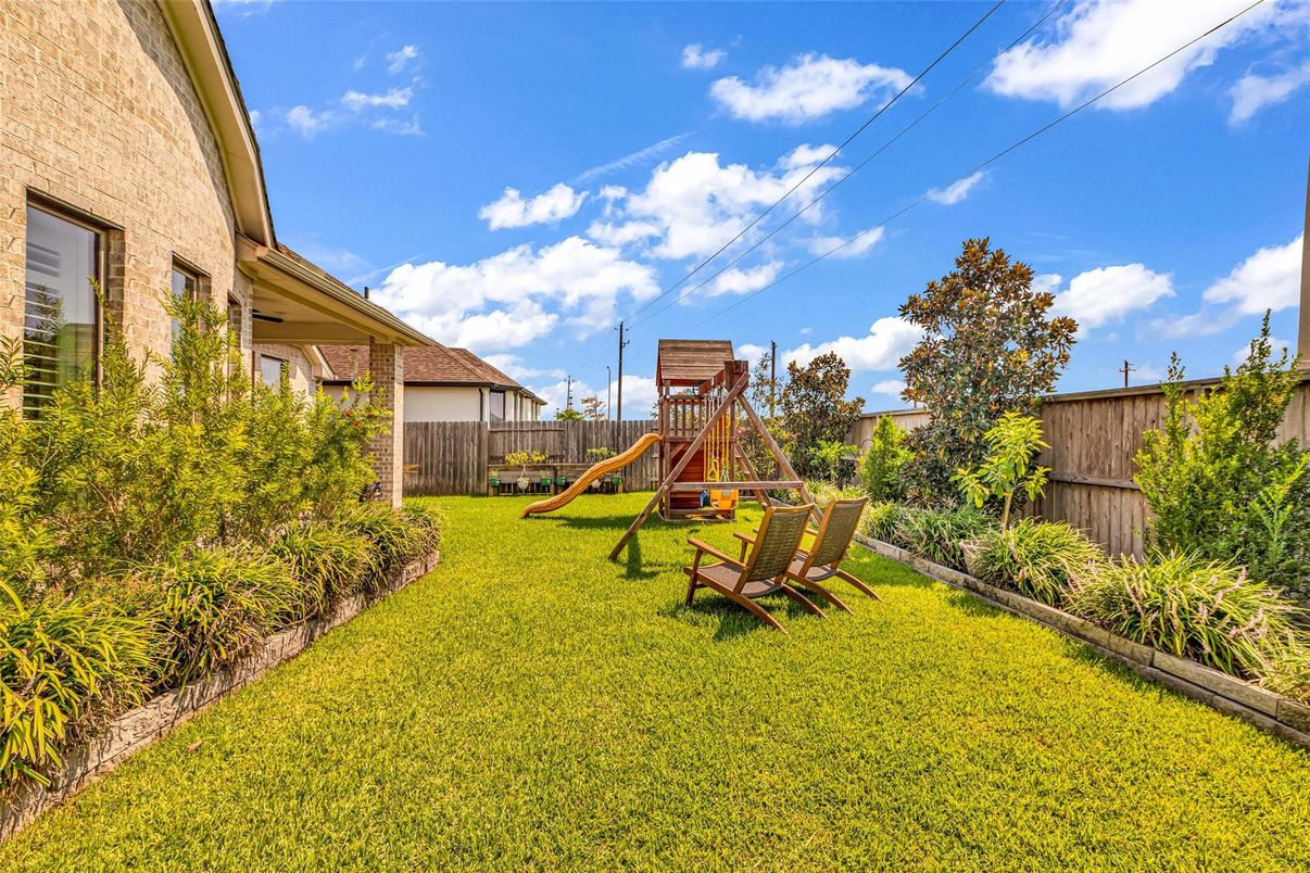 Backyard, Exterior, Playground