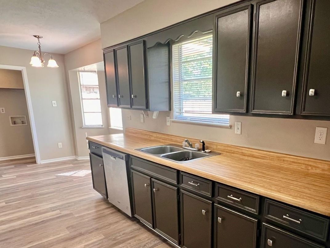 Interior, Kitchen, Pendant Lights, Wood Texture Flooring