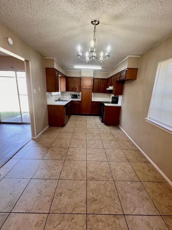 Chandelier, Interior, Kitchen